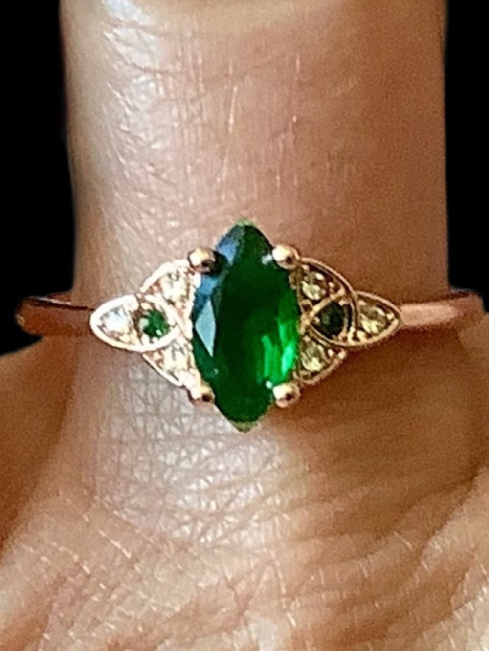 💥2/$24 or 3/$30💥 Elegant Marquis Emerald Green Crystal Ring. Sz 9. NWT